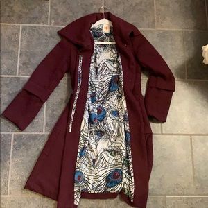Women’s small burgundy Peacoat